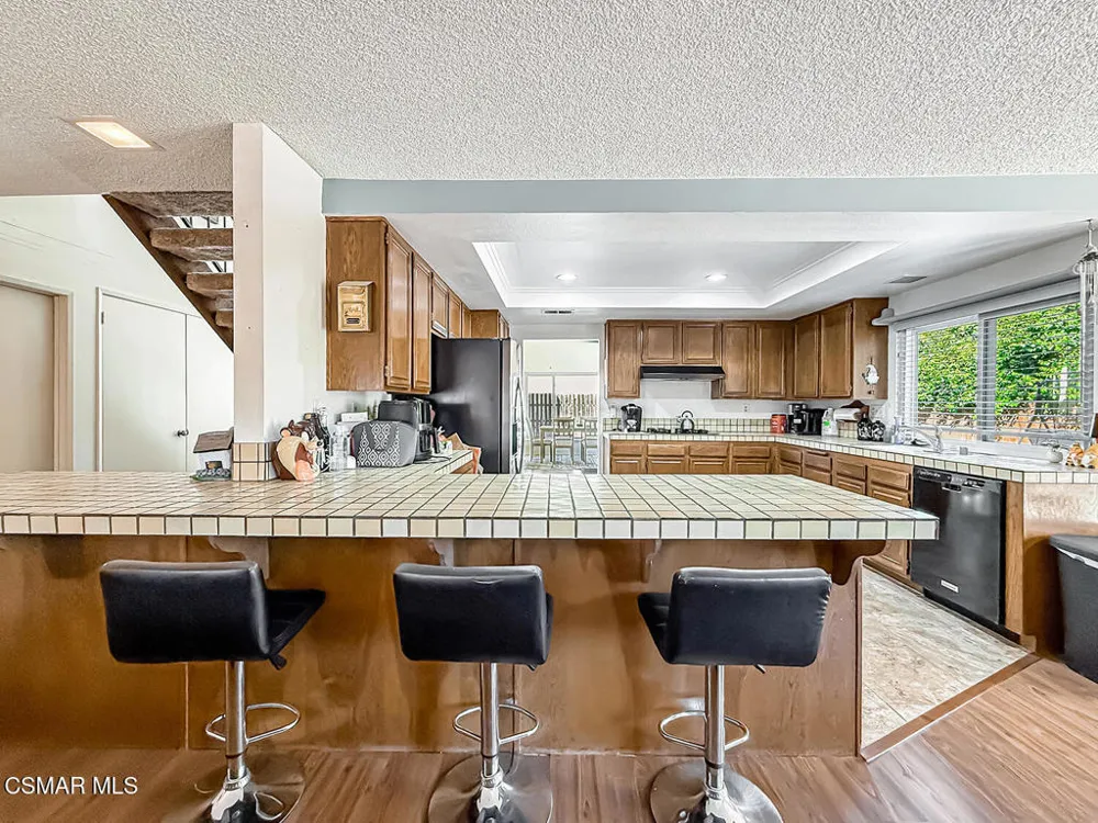 564 Strauss Drive Newbury Park, CA 91320