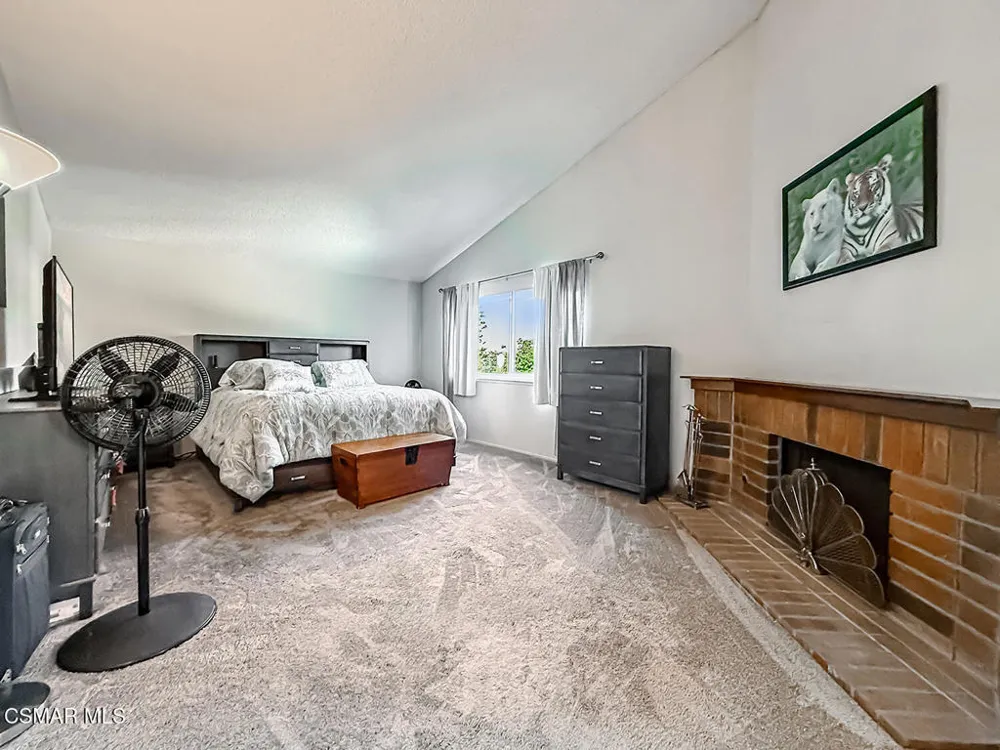 564 Strauss Drive Newbury Park, CA 91320
