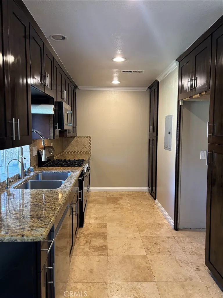 214 Teague Drive San Dimas, CA 91773
