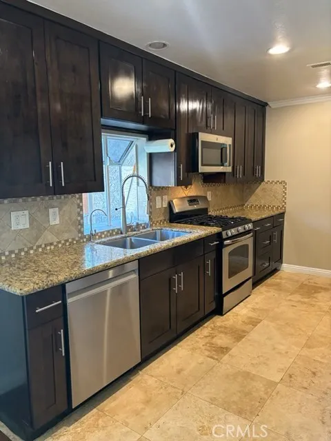 214 Teague Drive San Dimas, CA 91773