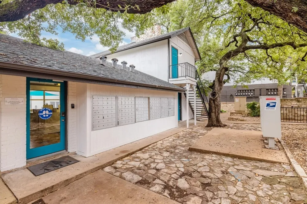 8100 N Mopac Expressway #03-111 Austin, TX 78759