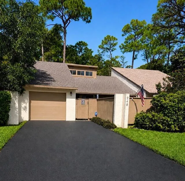 249 Pleasant Wood Drive Wellington, FL 33414