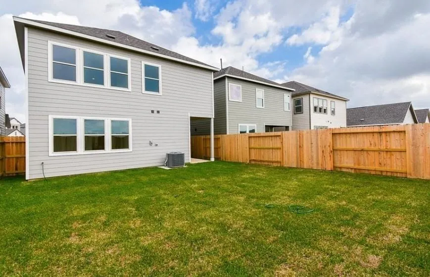 415 Zeus Mountains Drive Crosby, TX 77532