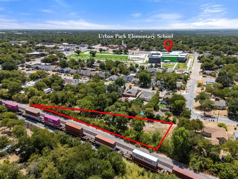 15 Wilkes Avenue Dallas, TX 75227