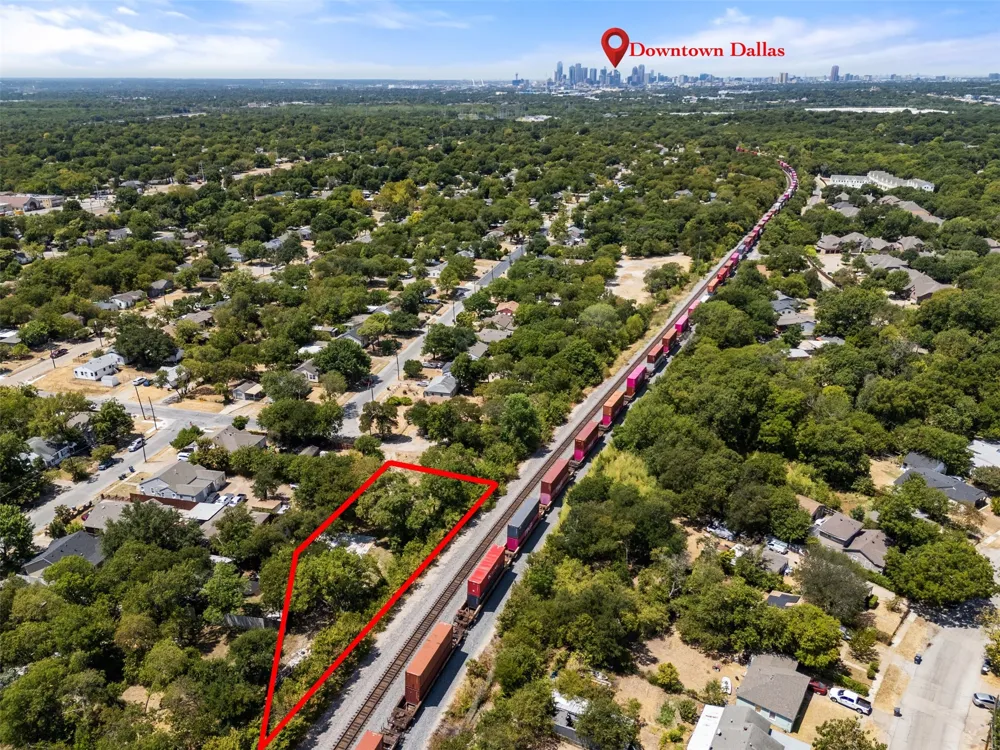 15 Wilkes Avenue Dallas, TX 75227
