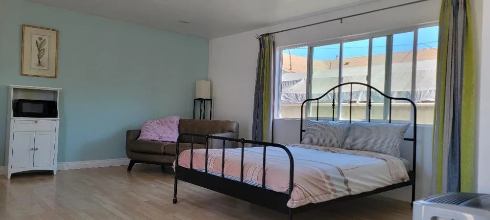 21119 La Salle Los Angeles, CA 90501