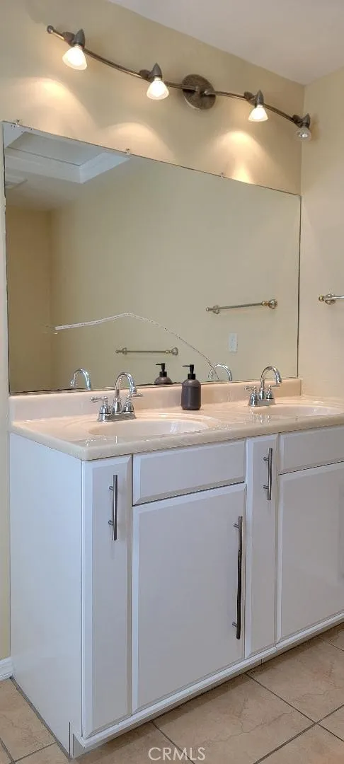21119 La Salle Los Angeles, CA 90501
