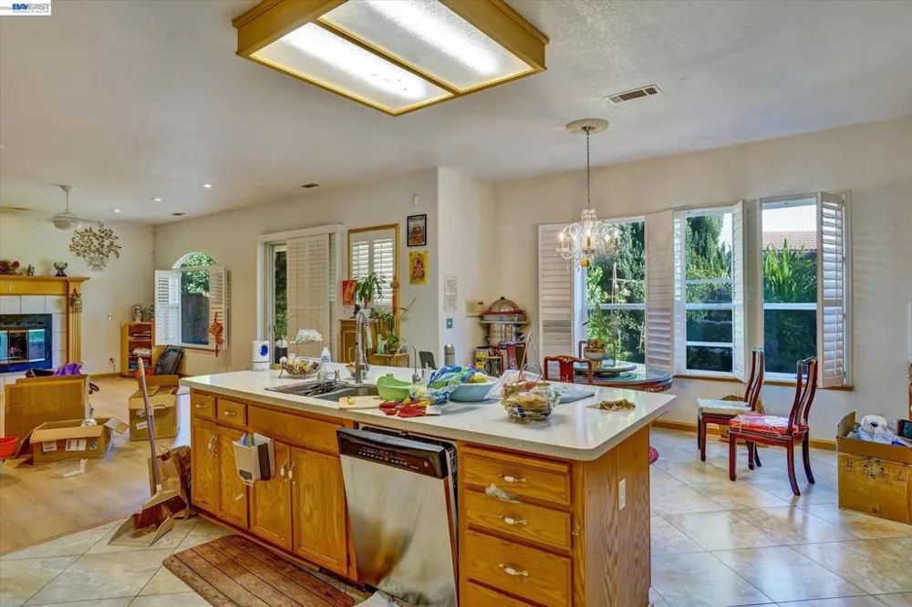 2257 Octavia Court Tracy, CA 95377