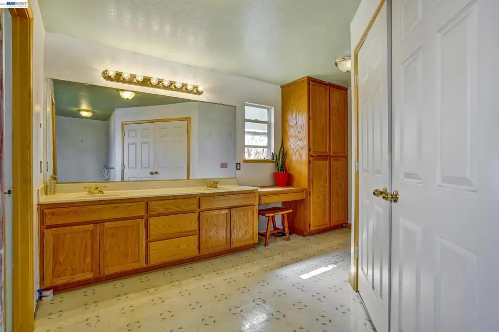 2257 Octavia Court Tracy, CA 95377