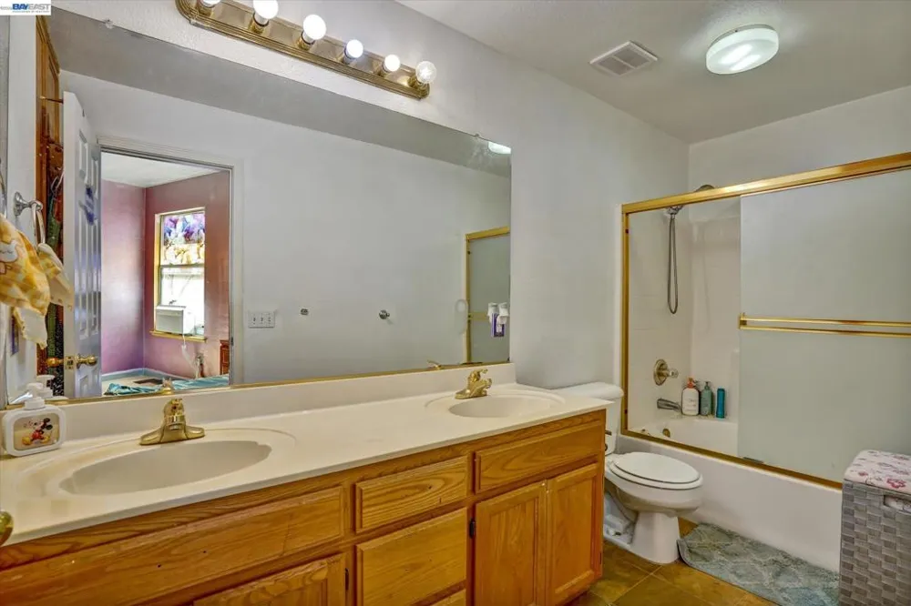 2257 Octavia Court Tracy, CA 95377