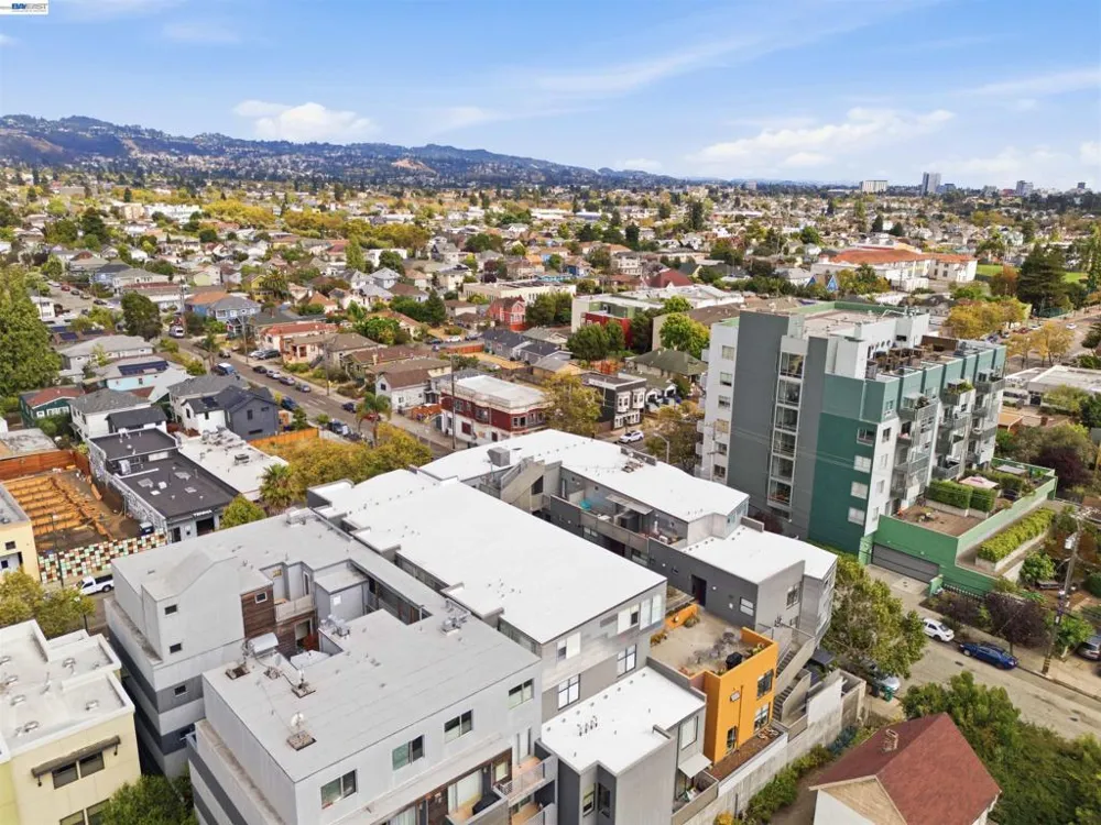 6501 San Pablo Ave #407 Oakland, CA 94608