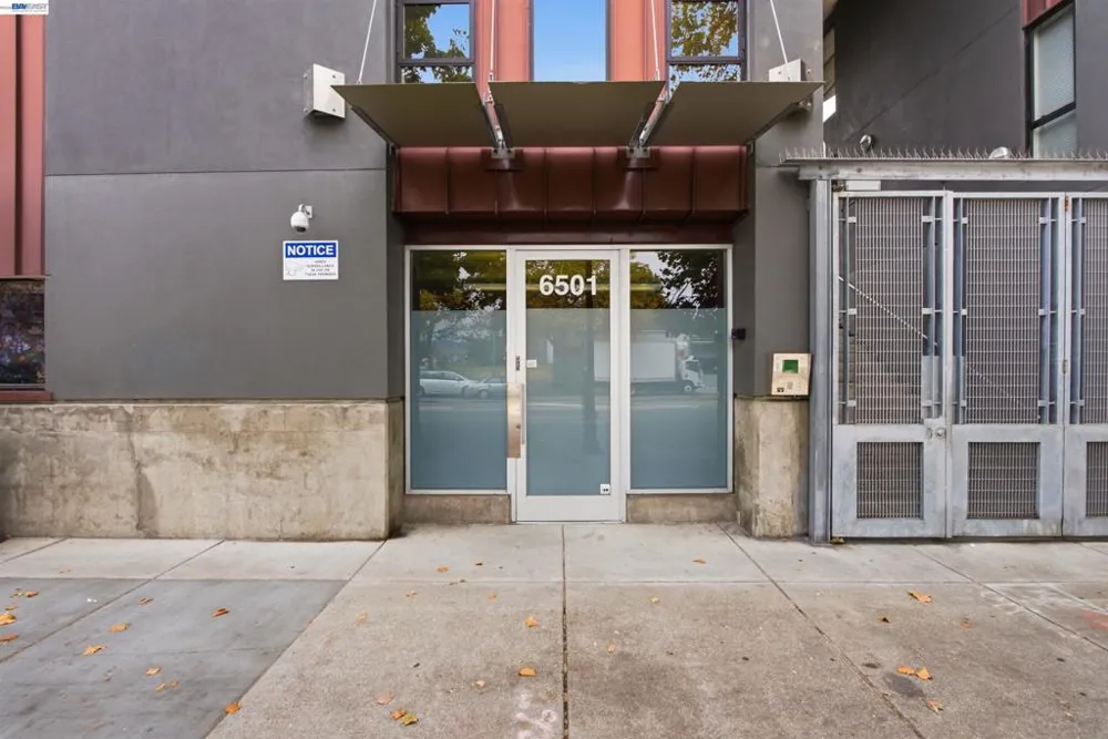 6501 San Pablo Ave #407 Oakland, CA 94608