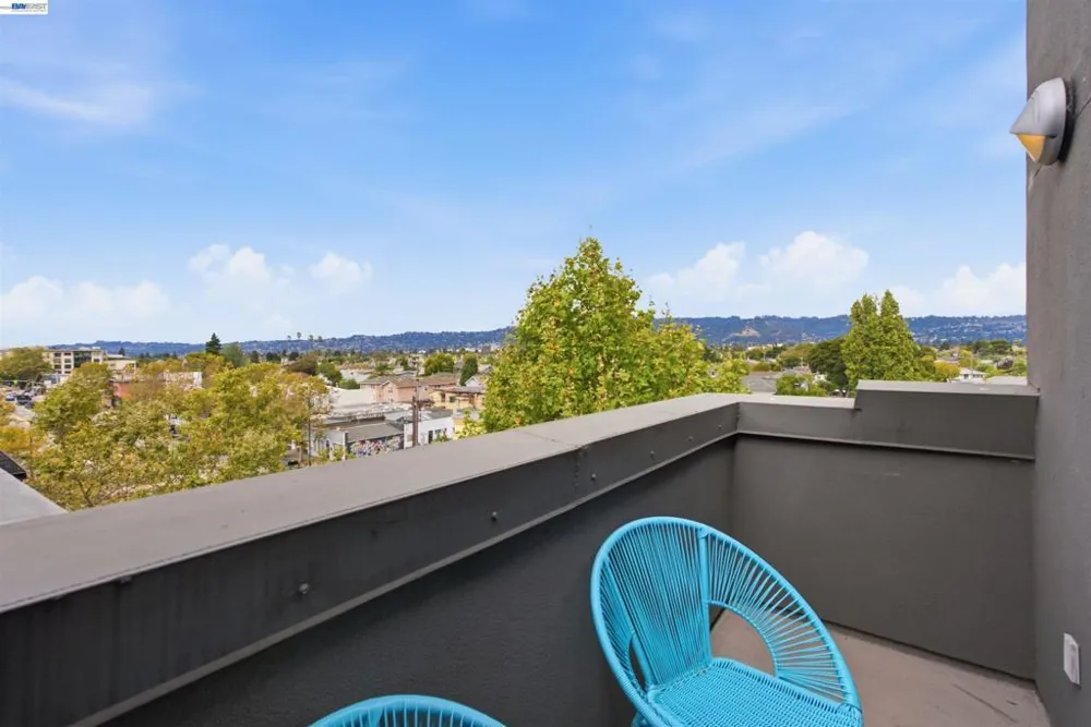 6501 San Pablo Ave #407 Oakland, CA 94608
