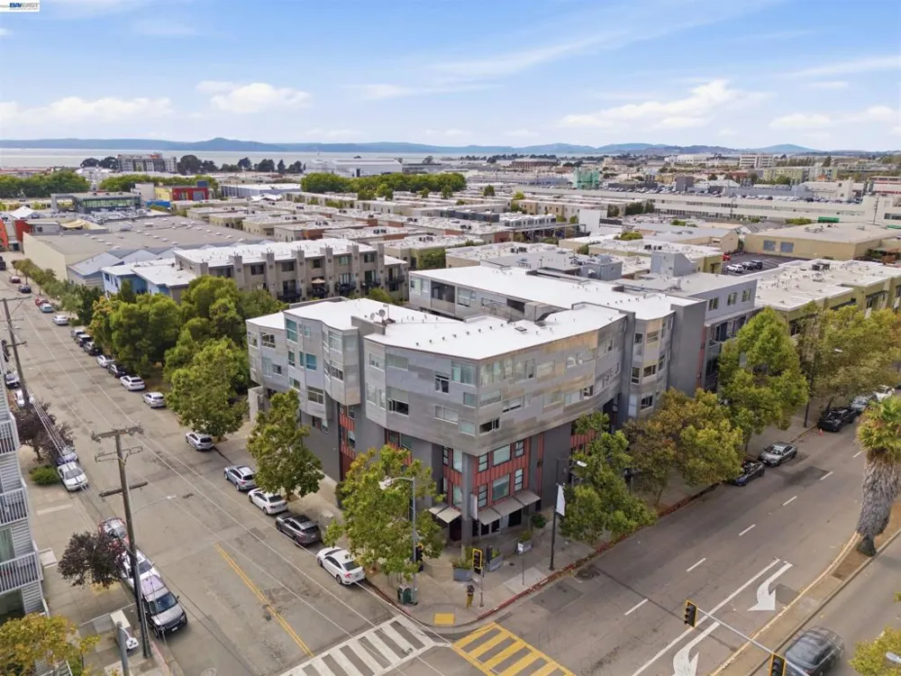 6501 San Pablo Ave #407 Oakland, CA 94608