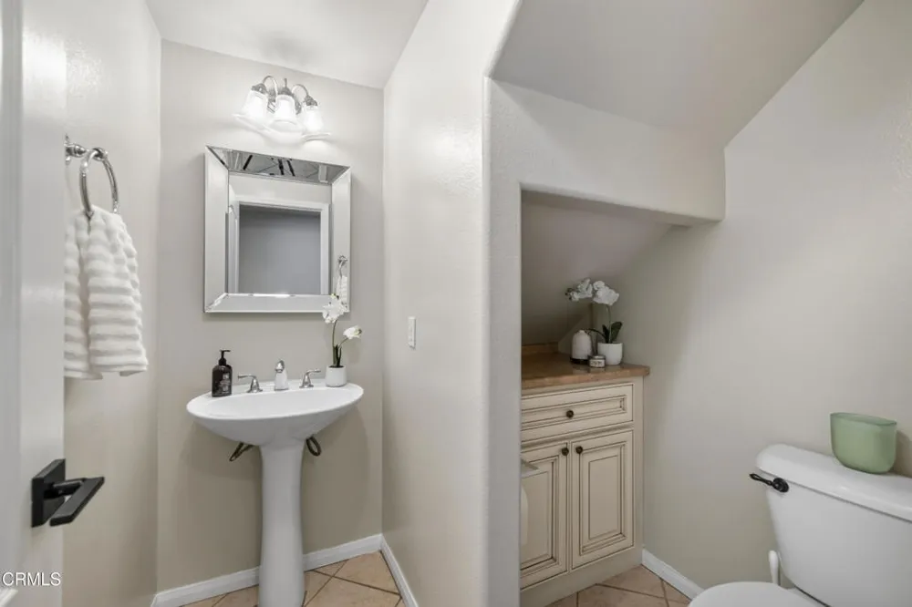 3889 Angeline Street Thousand Oaks, CA 91320
