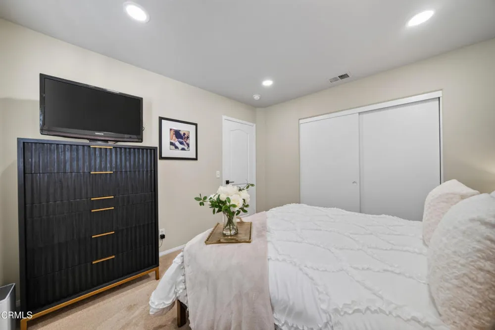 3889 Angeline Street Thousand Oaks, CA 91320