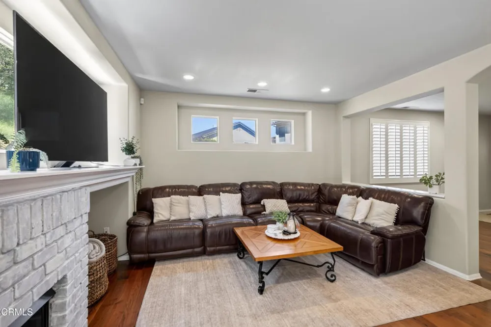 3889 Angeline Street Thousand Oaks, CA 91320