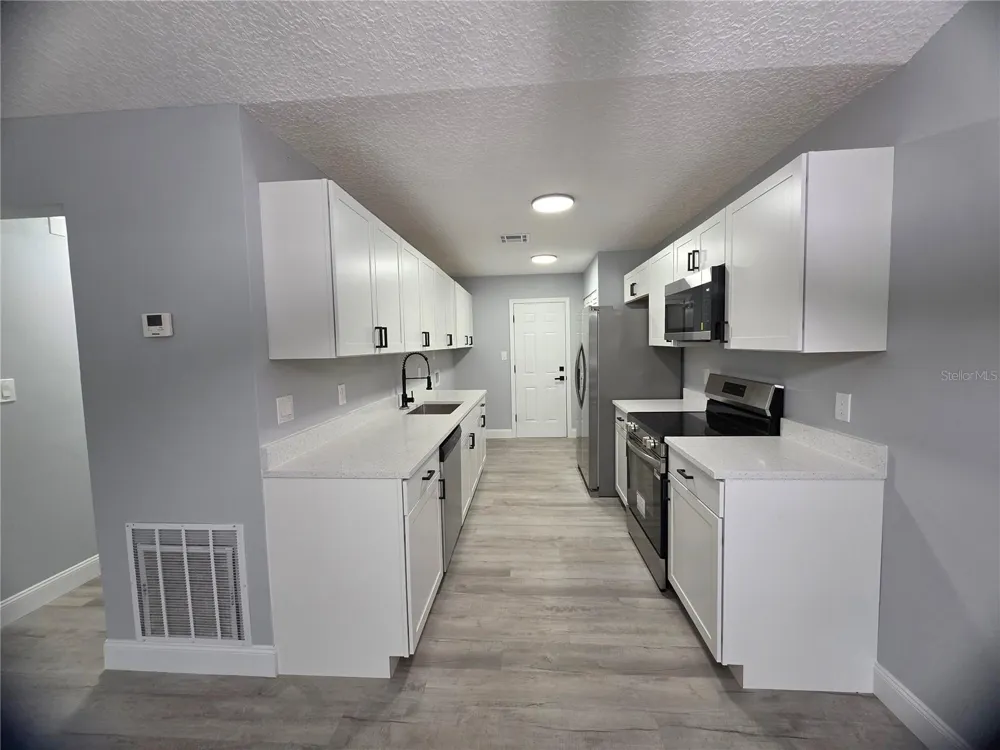 1422 PLYMOUTH AVENUE Mount Dora, FL 32757