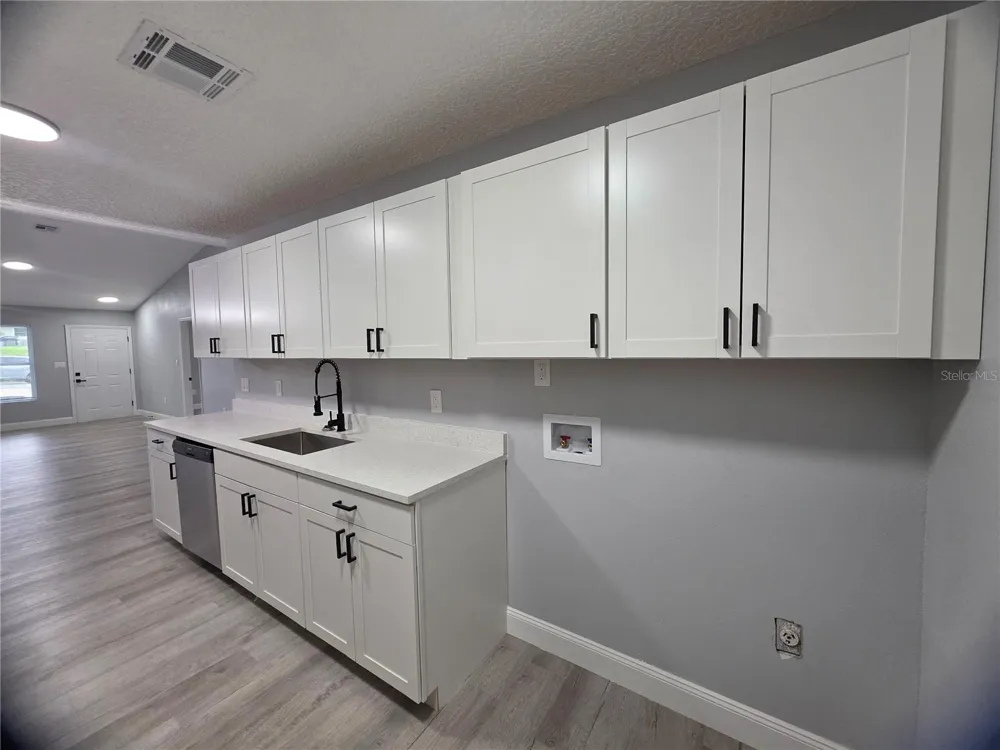 1422 PLYMOUTH AVENUE Mount Dora, FL 32757
