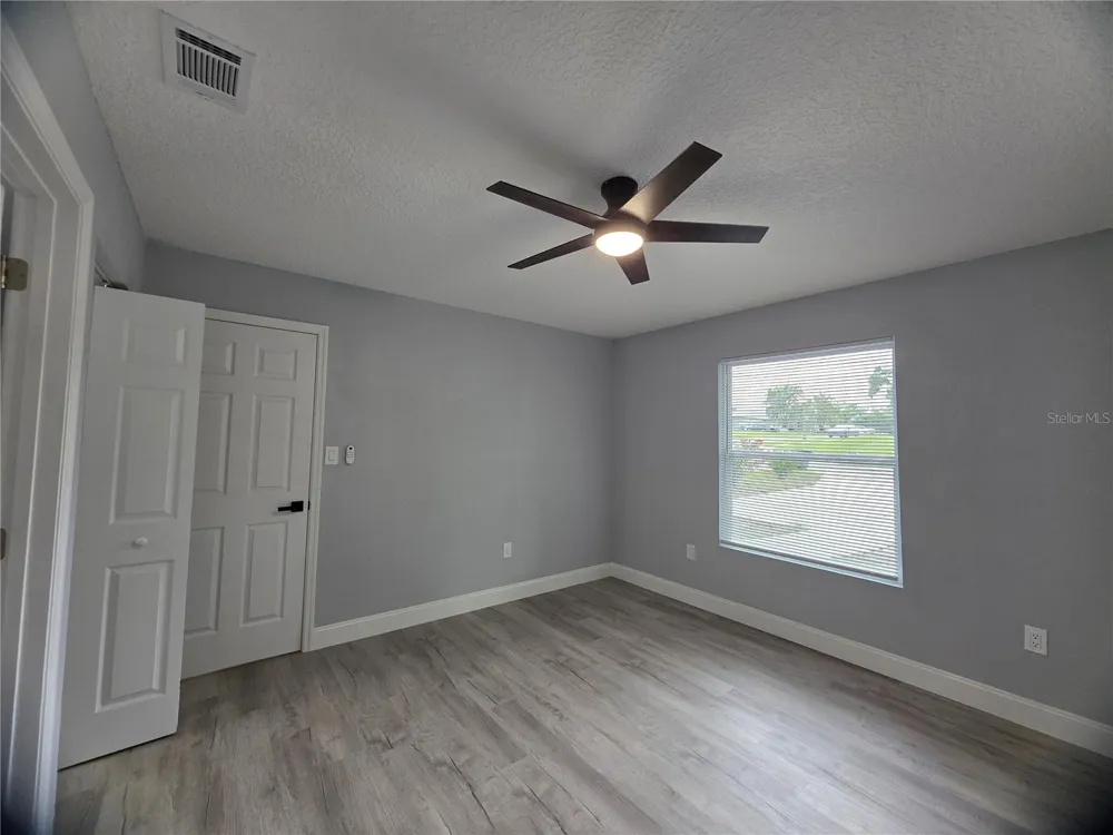 1422 PLYMOUTH AVENUE Mount Dora, FL 32757