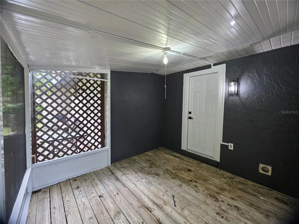 1422 PLYMOUTH AVENUE Mount Dora, FL 32757