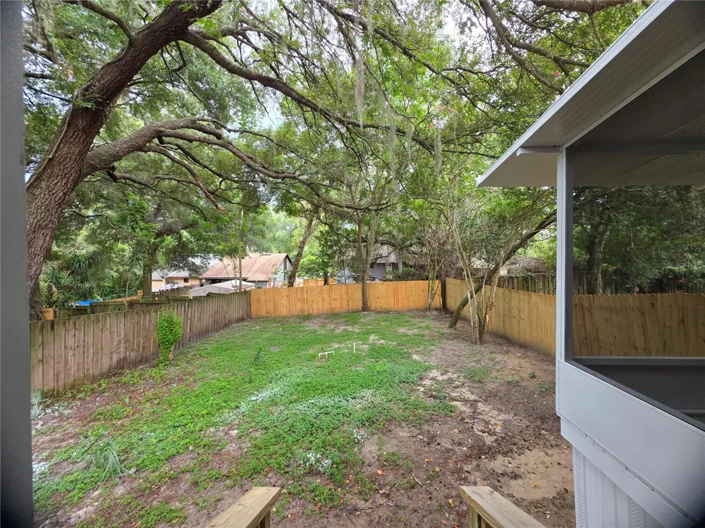 1422 PLYMOUTH AVENUE Mount Dora, FL 32757
