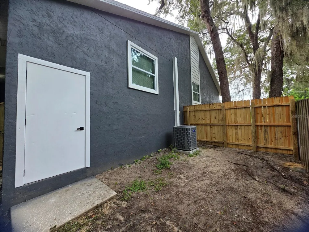 1422 PLYMOUTH AVENUE Mount Dora, FL 32757