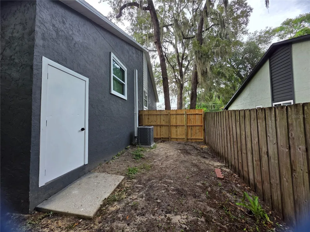 1422 PLYMOUTH AVENUE Mount Dora, FL 32757