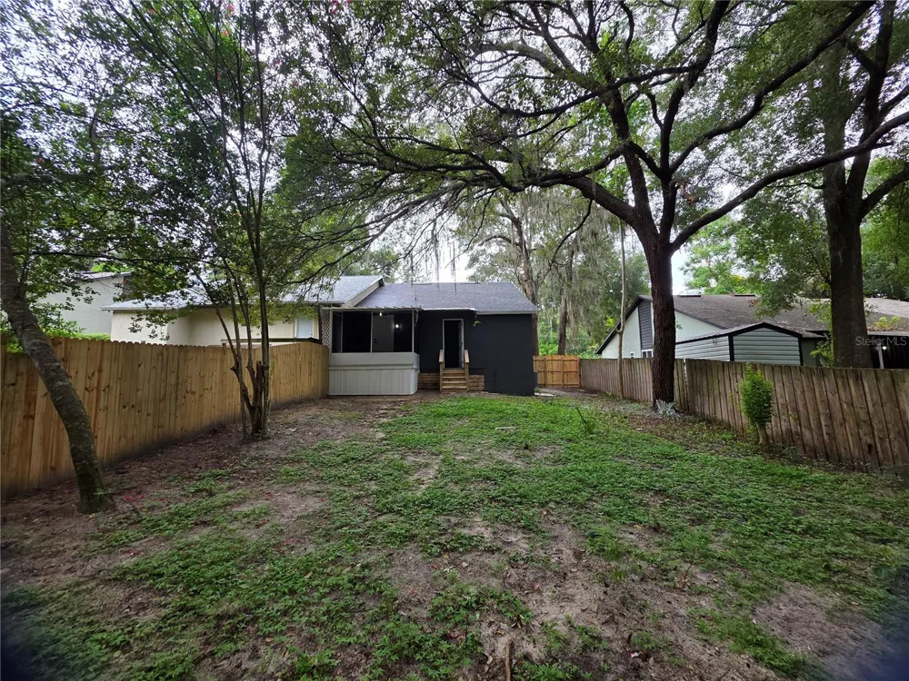 1422 PLYMOUTH AVENUE Mount Dora, FL 32757