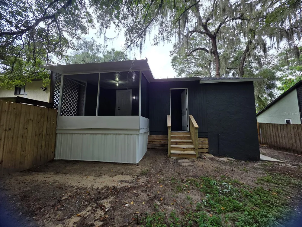 1422 PLYMOUTH AVENUE Mount Dora, FL 32757