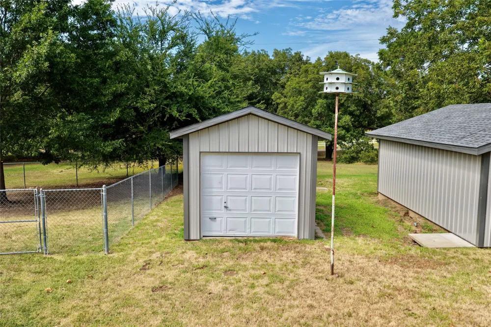 1812 Sunset Drive Eufaula, OK 74432