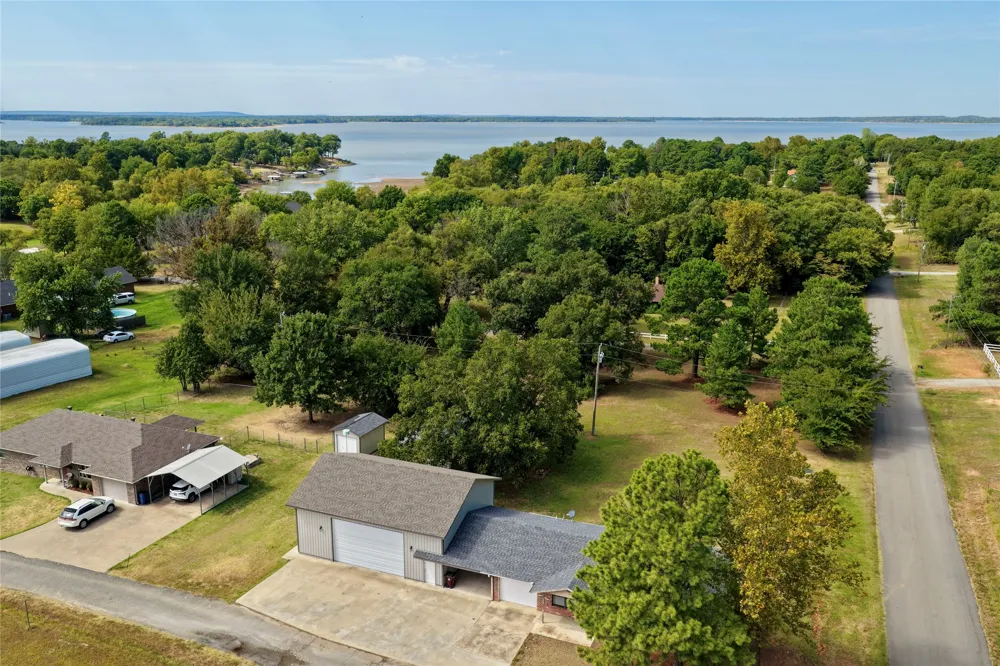 1812 Sunset Drive Eufaula, OK 74432