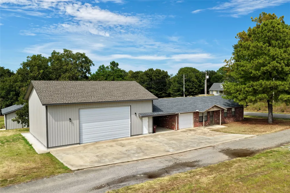 1812 Sunset Drive Eufaula, OK 74432