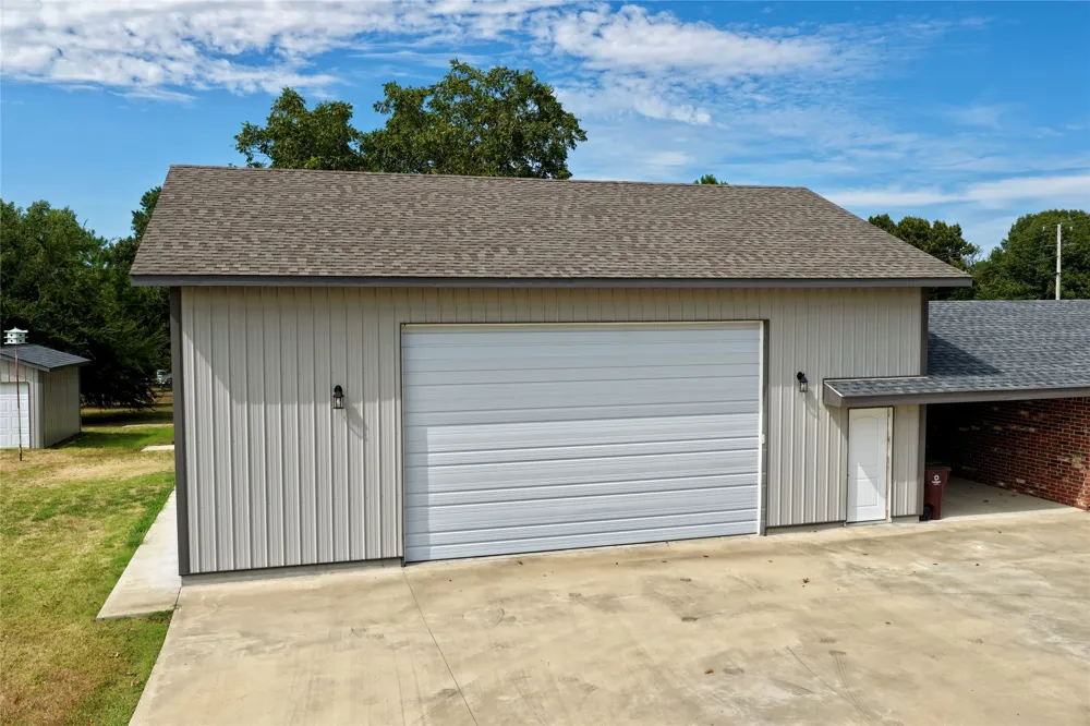 1812 Sunset Drive Eufaula, OK 74432