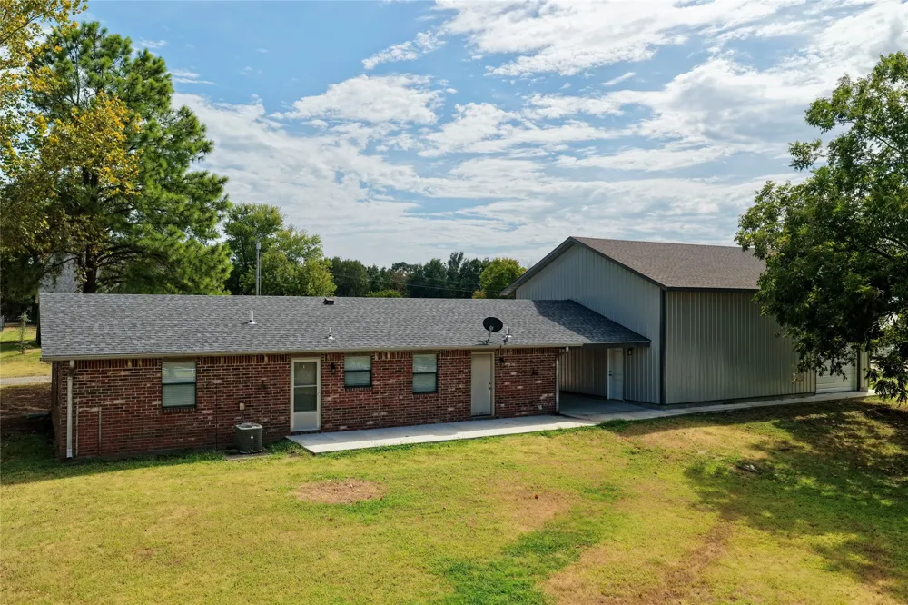 1812 Sunset Drive Eufaula, OK 74432