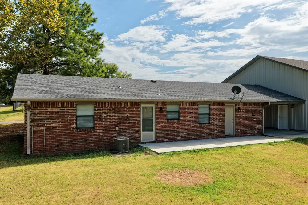 1812 Sunset Drive Eufaula, OK 74432