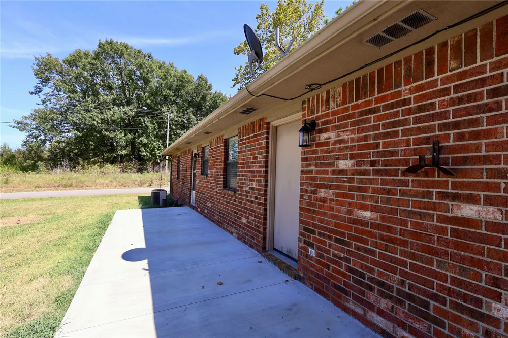 1812 Sunset Drive Eufaula, OK 74432