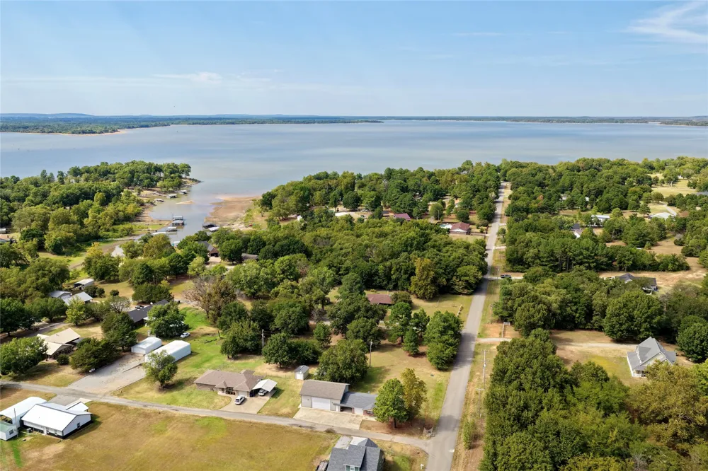 1812 Sunset Drive Eufaula, OK 74432