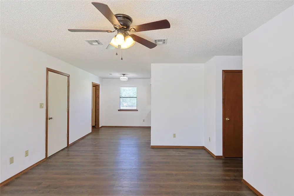 1812 Sunset Drive Eufaula, OK 74432