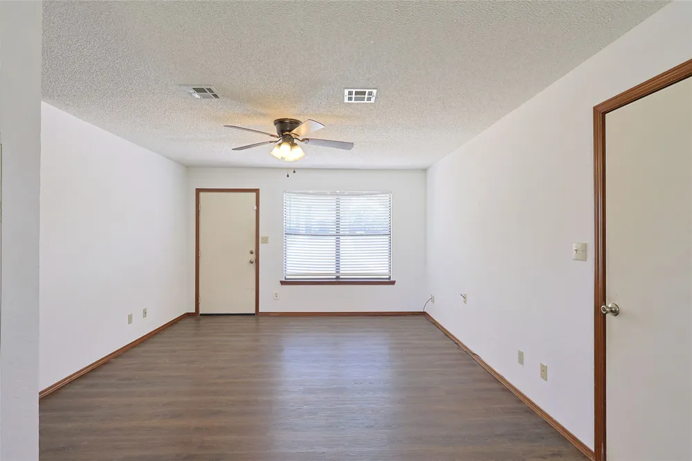 1812 Sunset Drive Eufaula, OK 74432