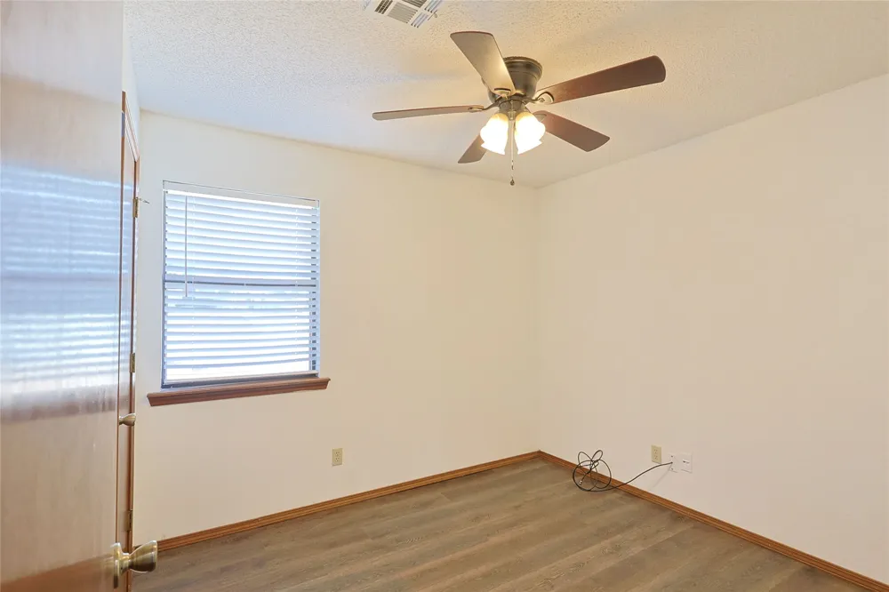 1812 Sunset Drive Eufaula, OK 74432