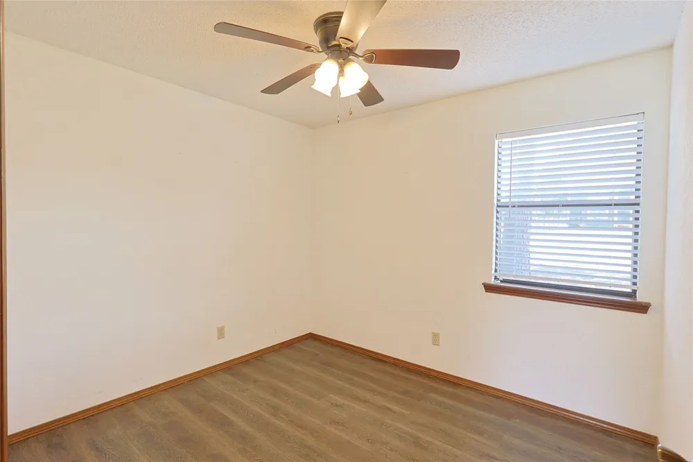 1812 Sunset Drive Eufaula, OK 74432