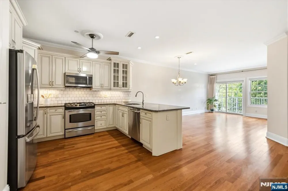 1206 Rio Vista Lane Northvale, NJ 07647