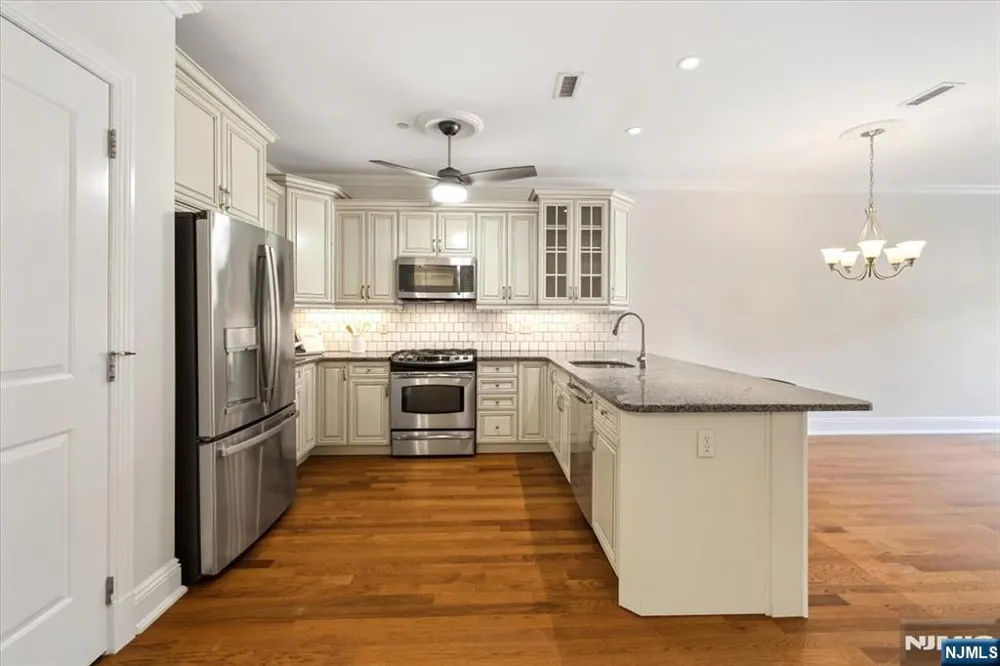1206 Rio Vista Lane Northvale, NJ 07647