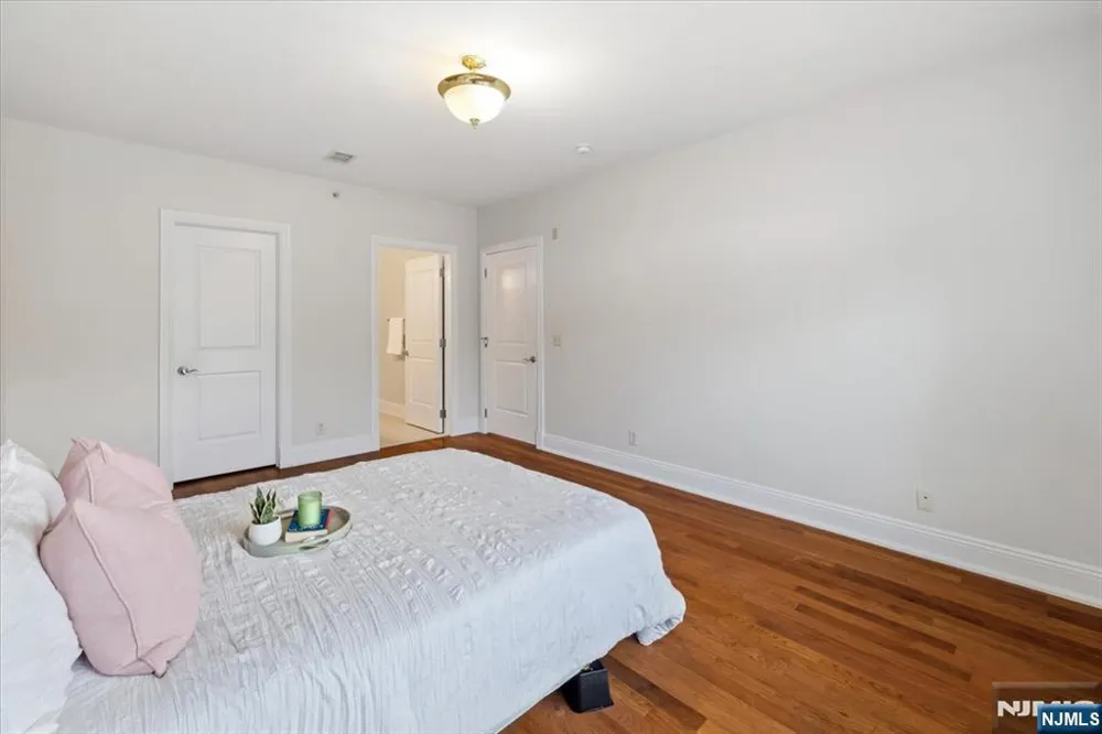 1206 Rio Vista Lane Northvale, NJ 07647