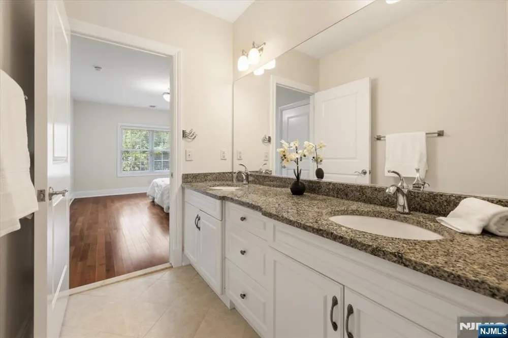 1206 Rio Vista Lane Northvale, NJ 07647