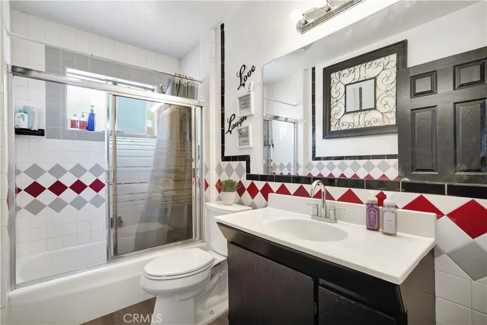 18165 Lilac Adelanto, CA 92301