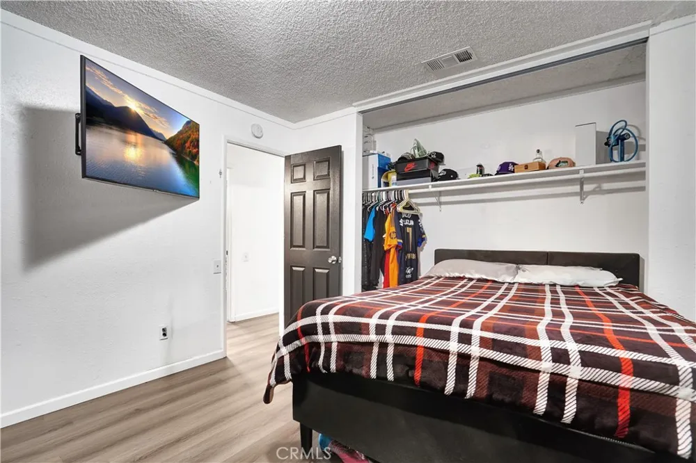 18165 Lilac Adelanto, CA 92301