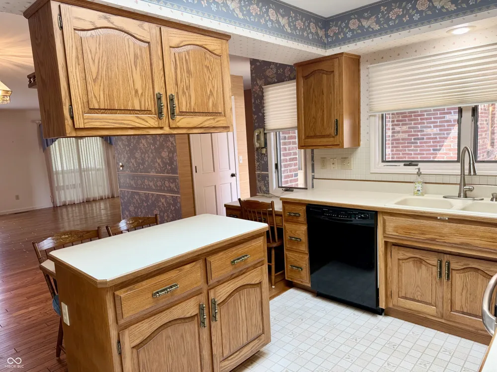 1926 Saint James Place Anderson, IN 46012