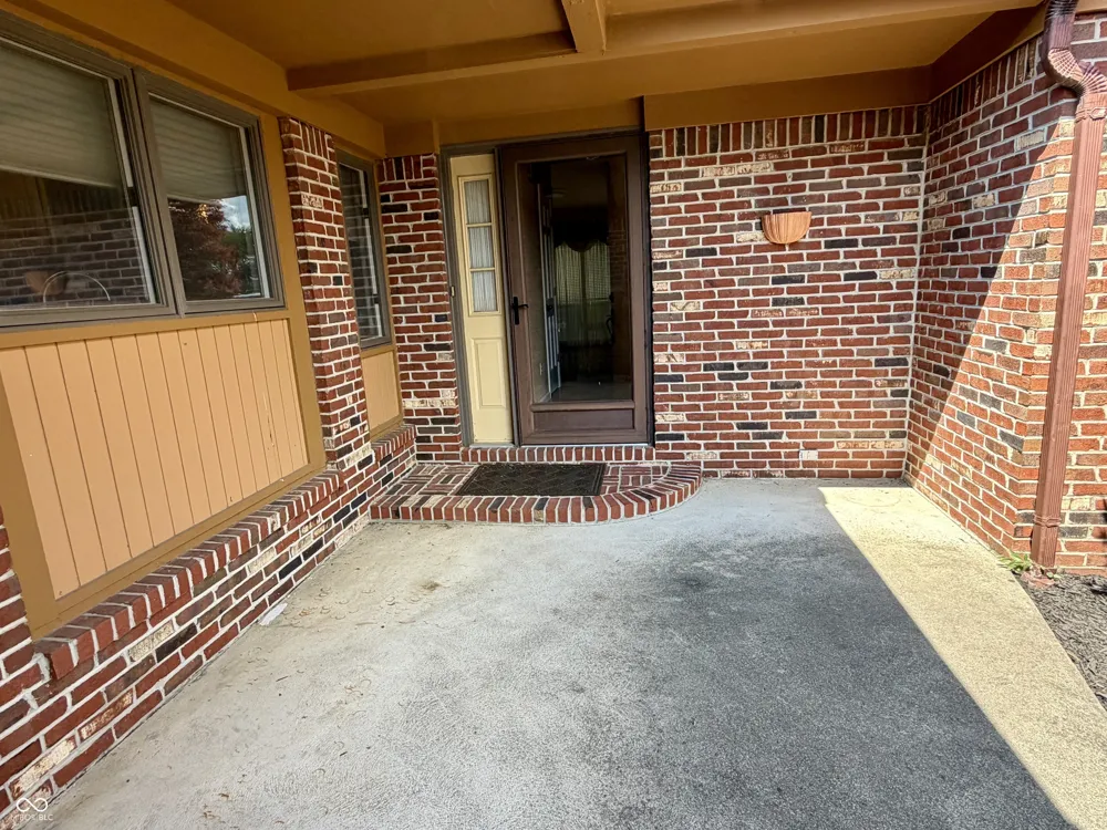 1926 Saint James Place Anderson, IN 46012